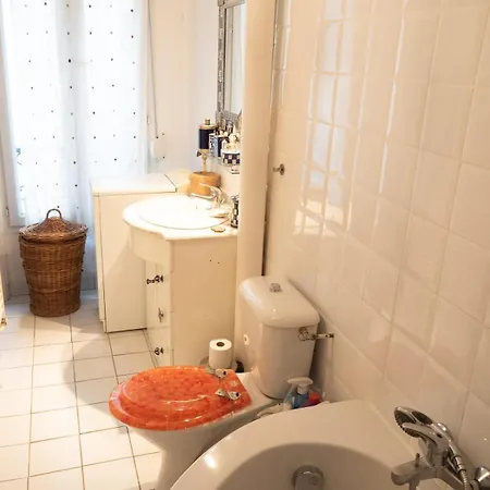 Authentic And Charming Párizs