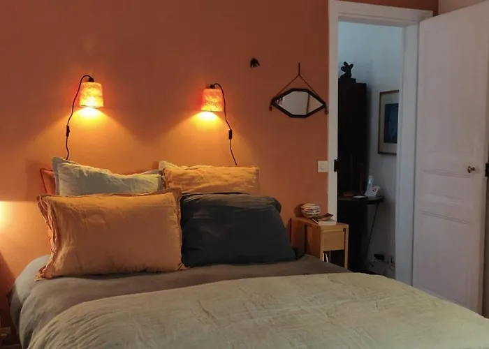 Authentic And Charming * Paris